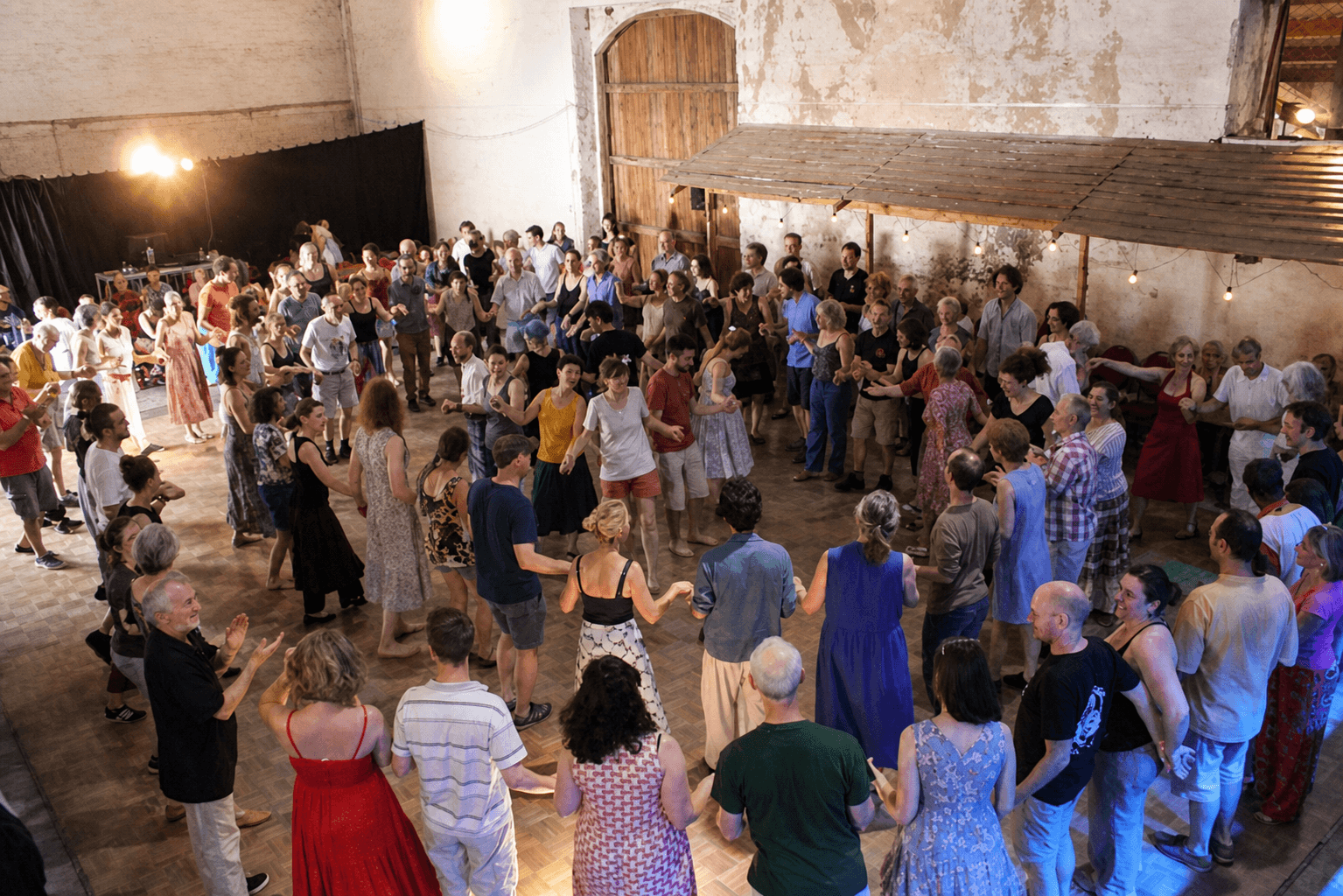 Bals et Roses Brings Swedish Traditional Music and Dance to Belgium